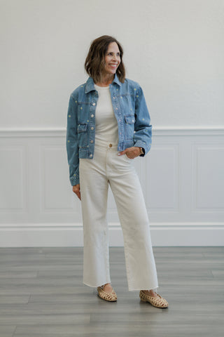 Light Wash Daisy Embroidered Cropped Denim Jacket