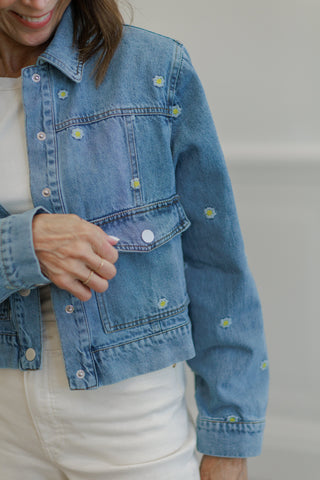 Light Wash Daisy Embroidered Cropped Denim Jacket