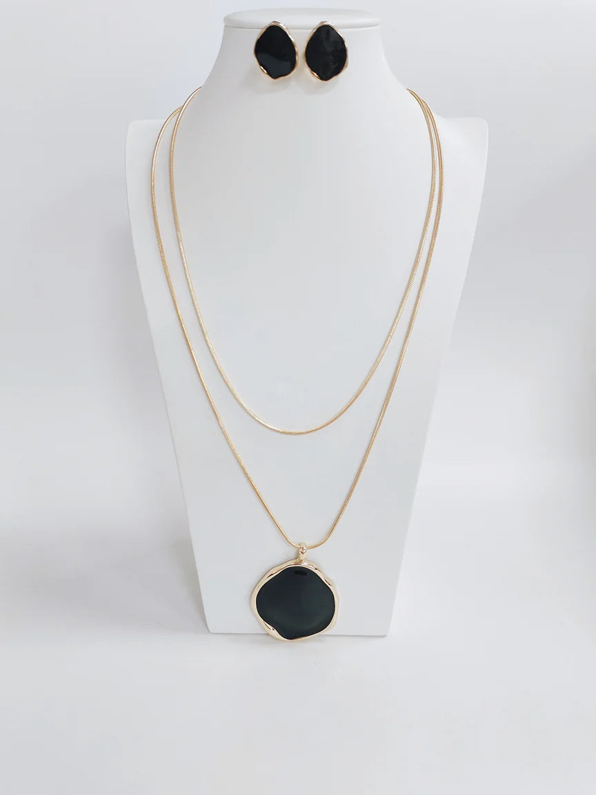 Layered Chain with Black Circle Accent