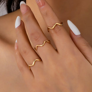 Organic Wavy Knot Gold Ring