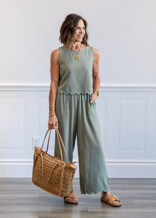 Linen Blend Scallop Hem Pant in Sage