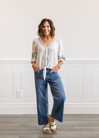 Embroidered 3/4 Sleeve Top