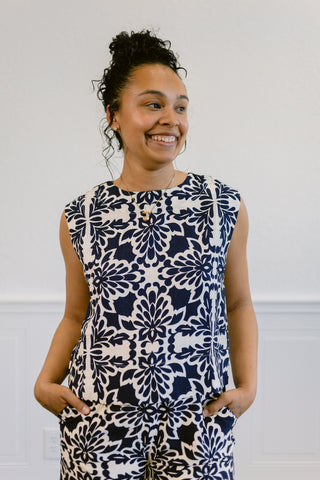 Tropical Print Crew Neck Blouse in Navy