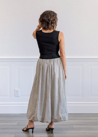 Balloon Plaid Midi Dress in Black