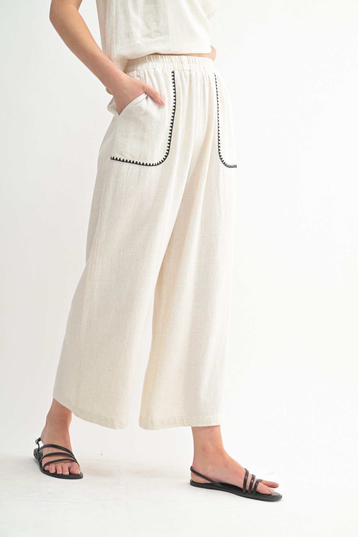Embroidered Detail Pants in Oatmeal