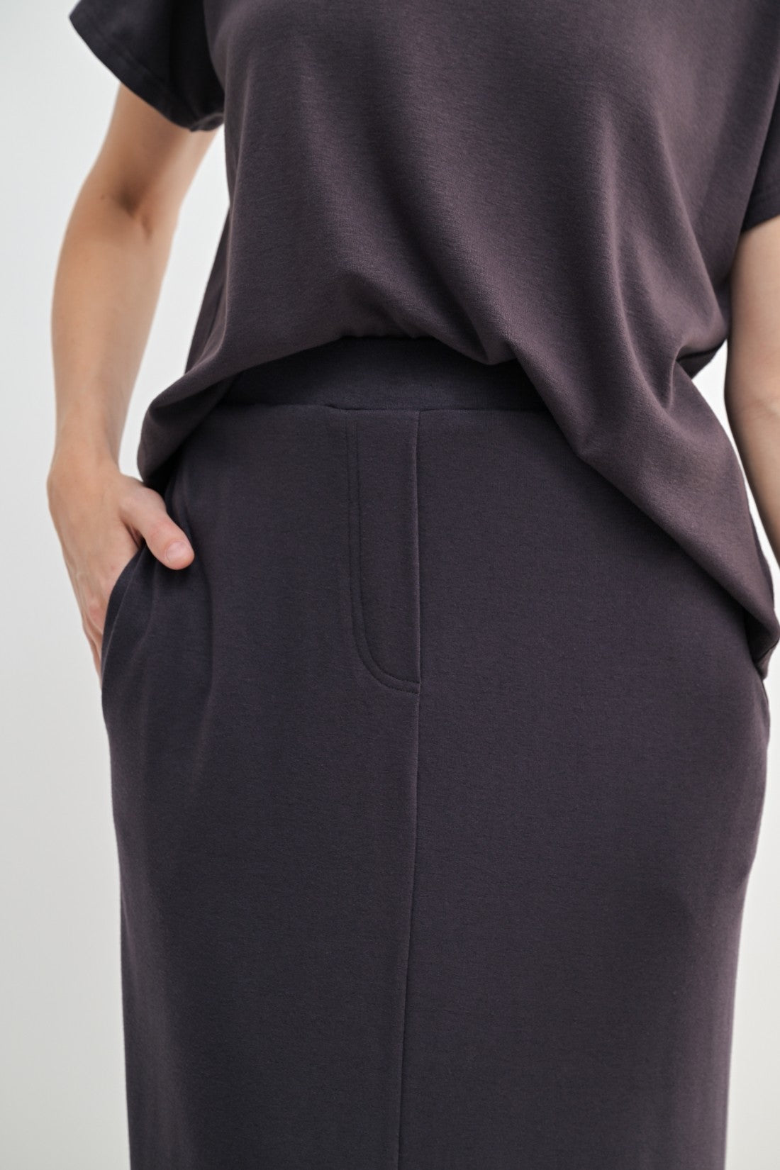 Stretch Midi Track Skirt in Truffle