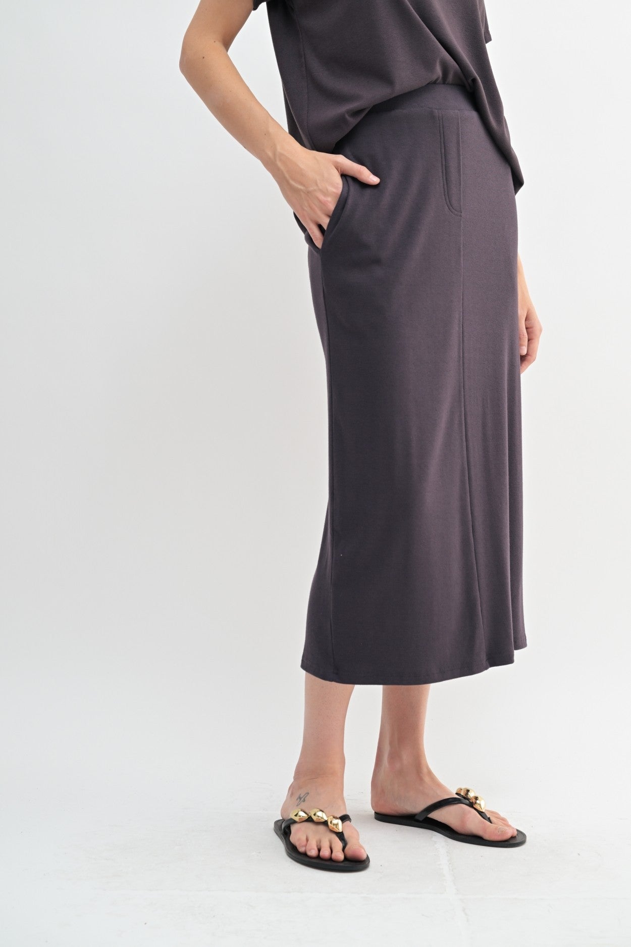 Stretch Midi Track Skirt in Truffle