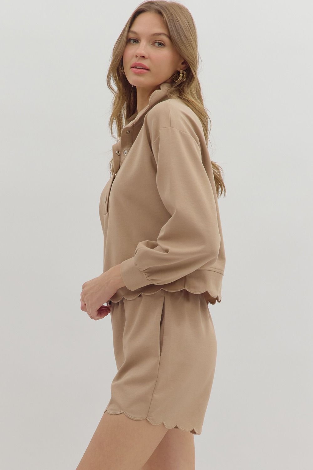 Scallop Pullover Top in Mocha