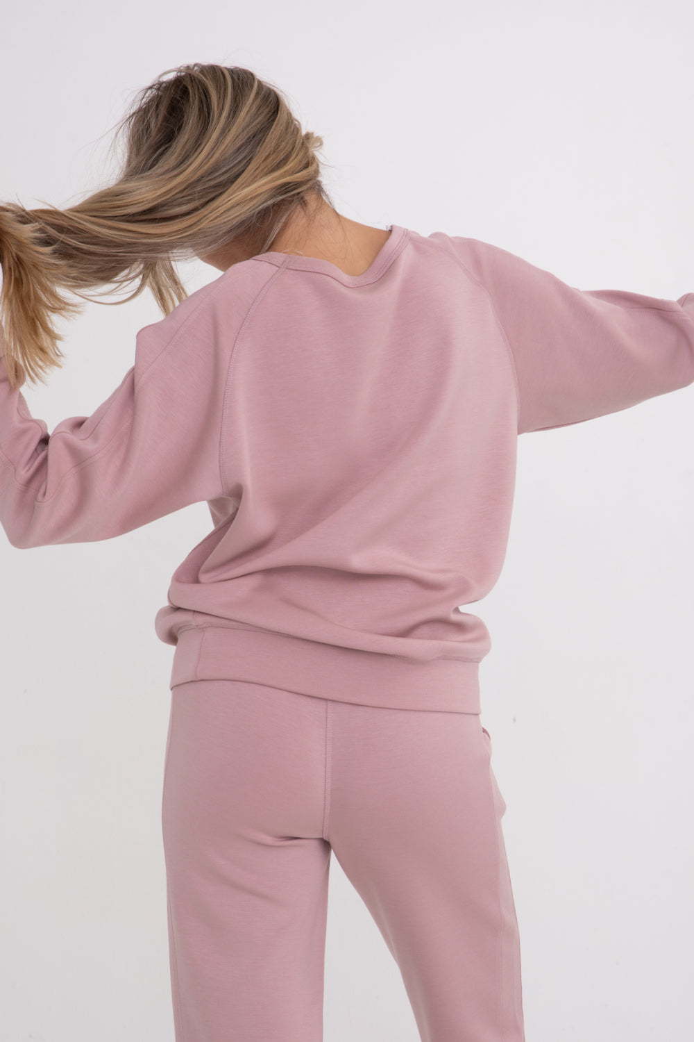 Elevated Crew Neck Pullover in Rose